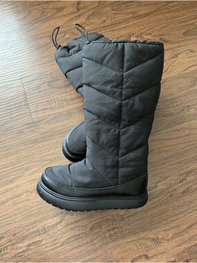 Forever 21 Black Quilted Tall Snow Boots